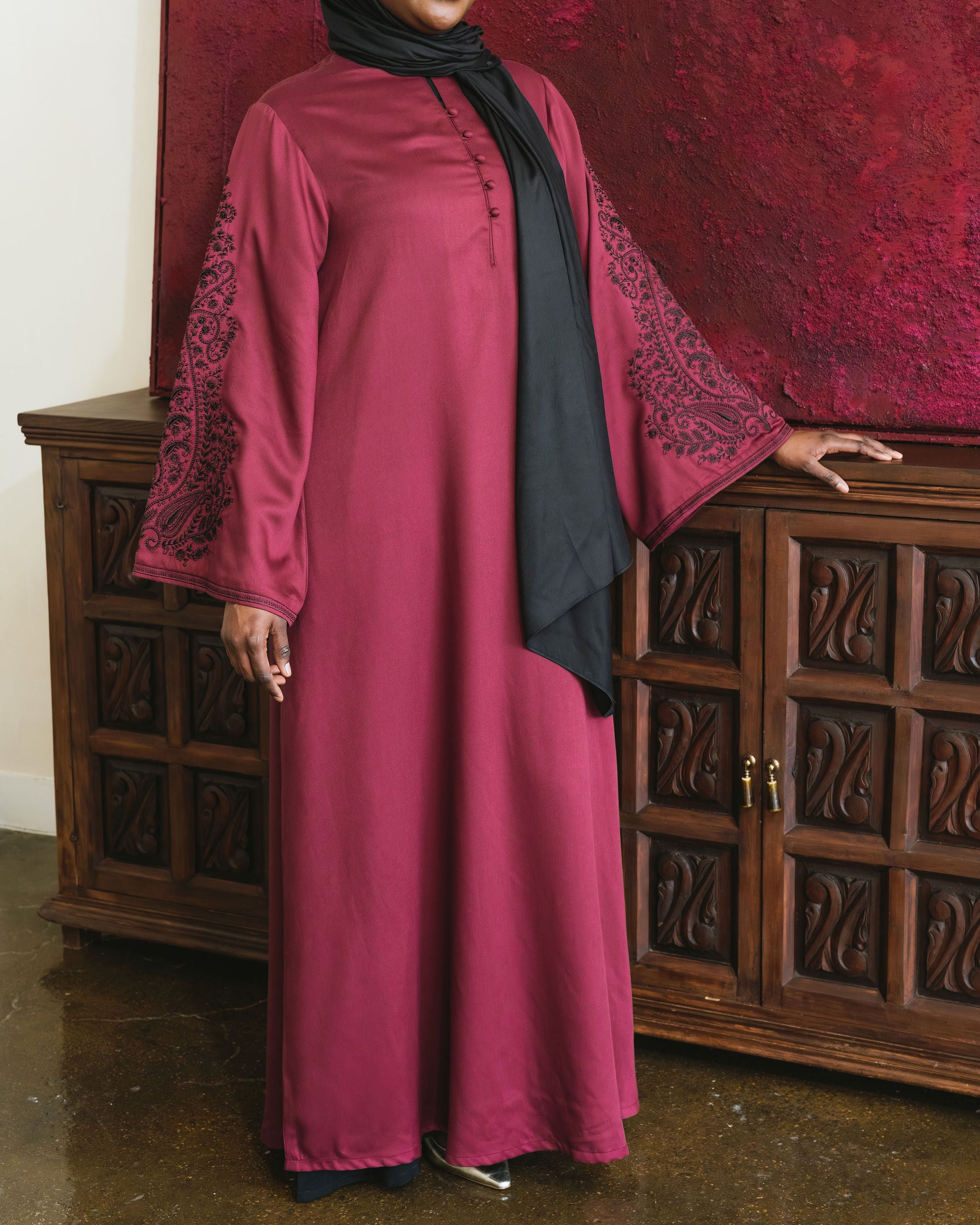 Embroidered Wide Sleeve Abaya - Maroon & Black