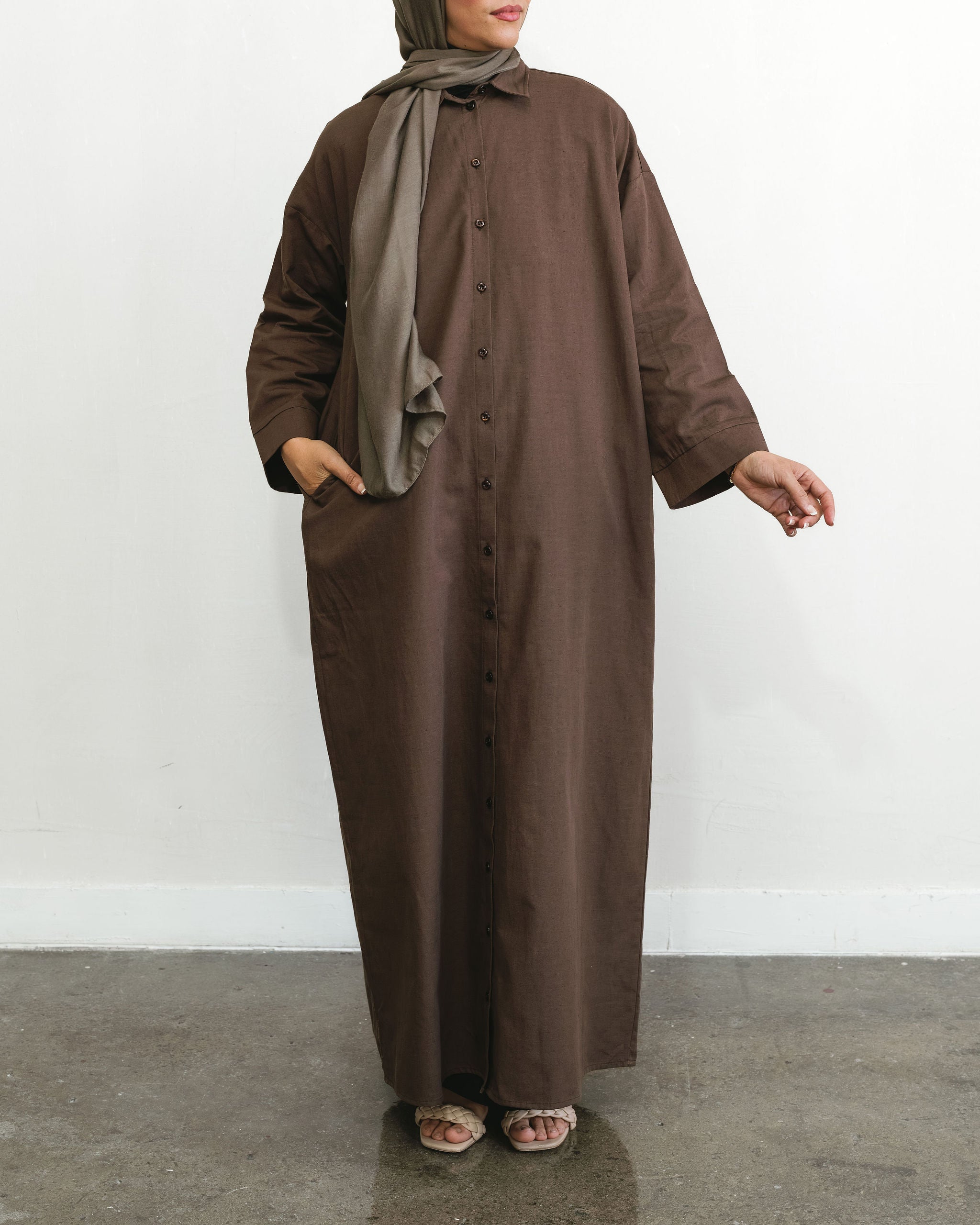 Women's Cocoa Brown Linen Button Front Abaya