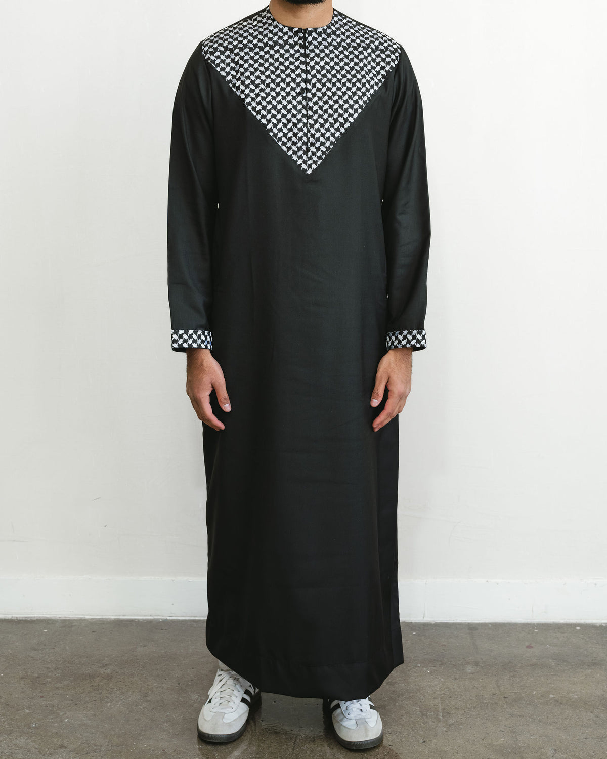 Men's Black Kufiya Thobe