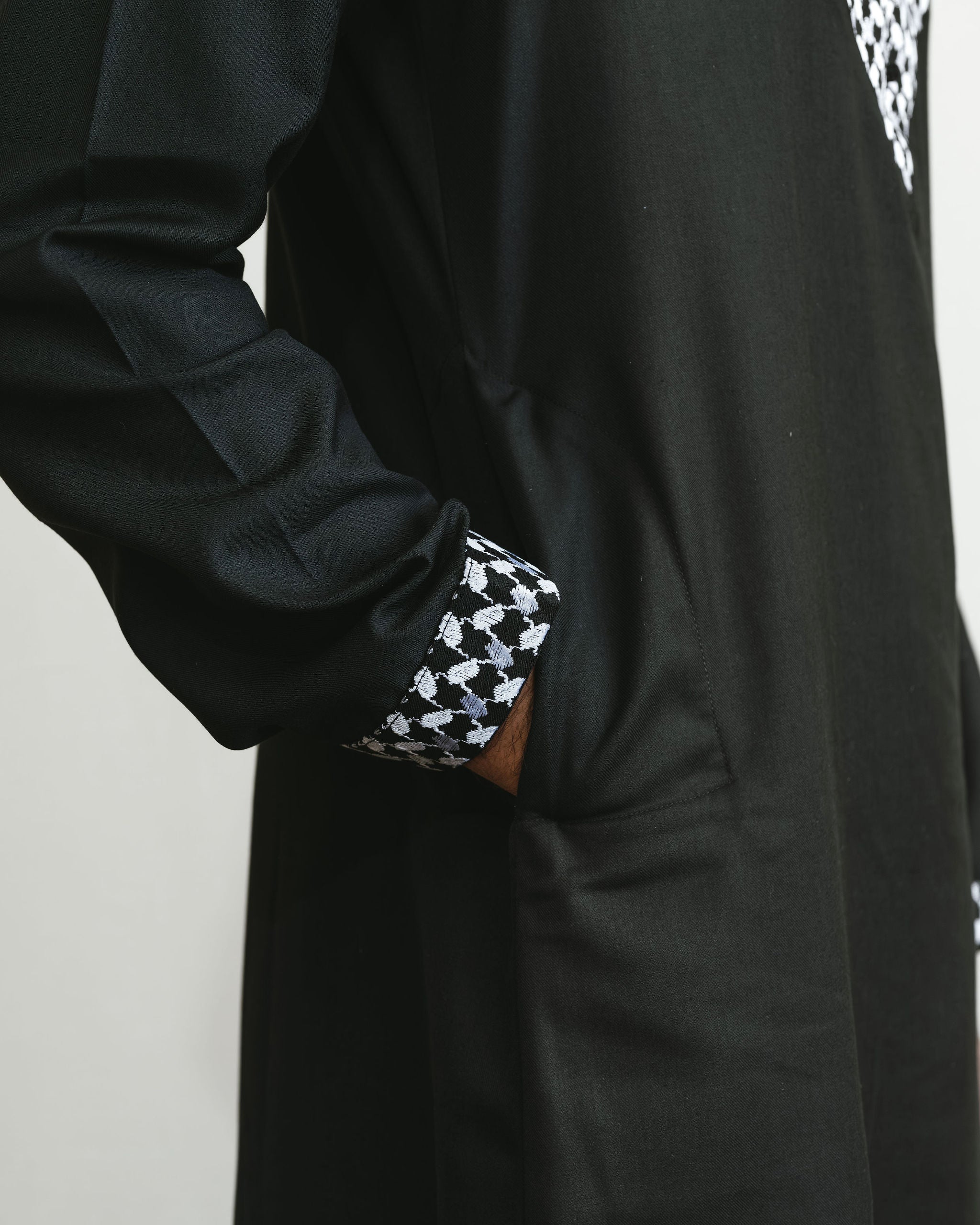 Men's Black Kufiya Thobe